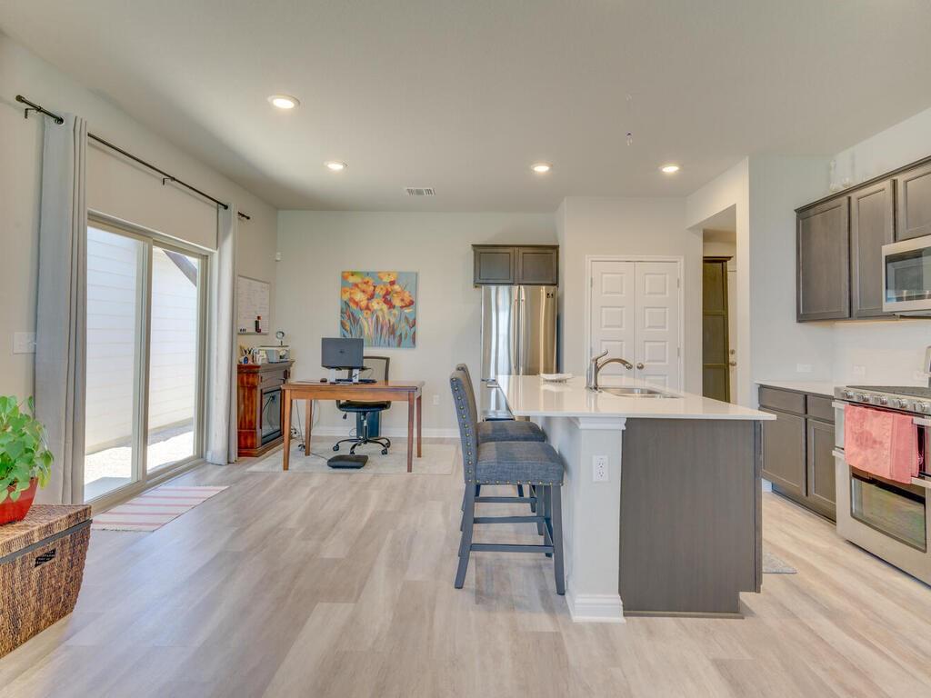 7702 Dylan DR — photo 4
