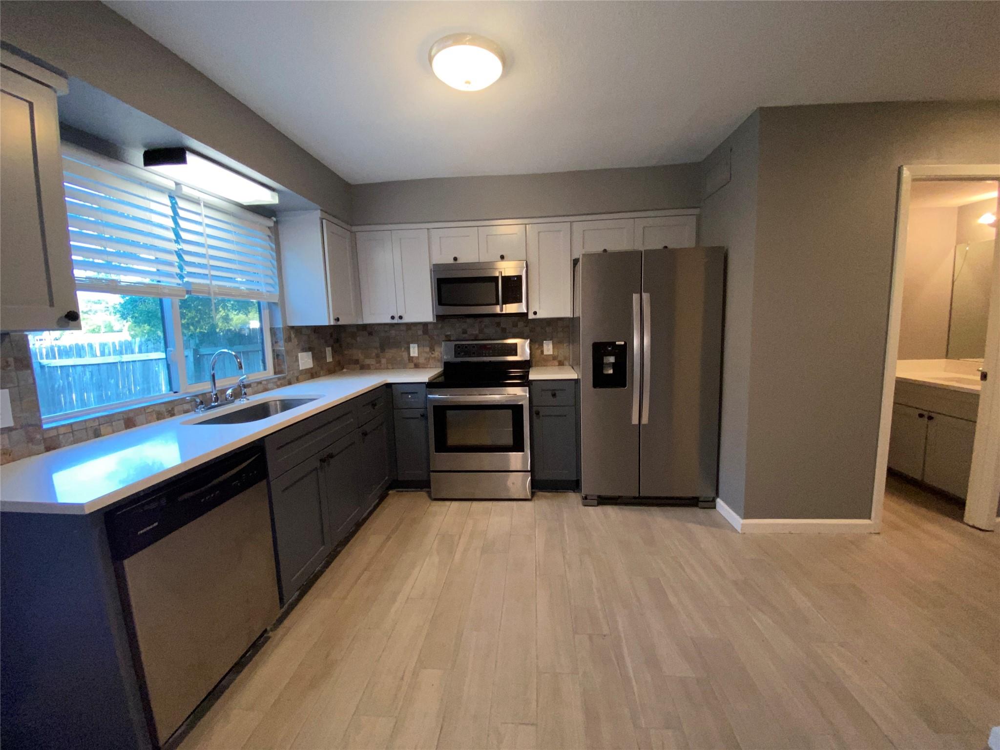 4204 HUDSON BEND RD #A — photo 3