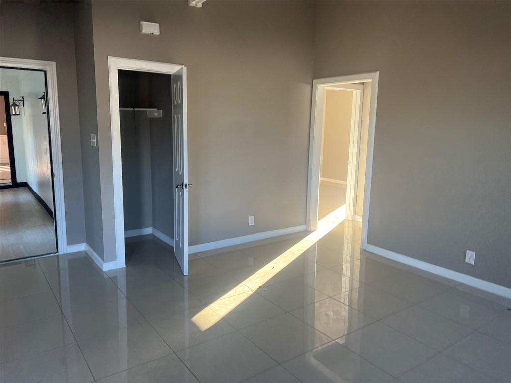 15504 Spring Hill LN — photo 4