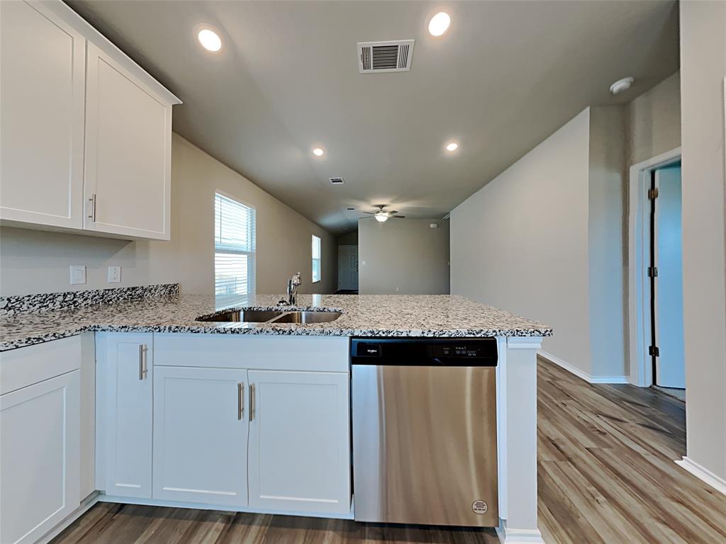 5240 Gallop LN — photo 4