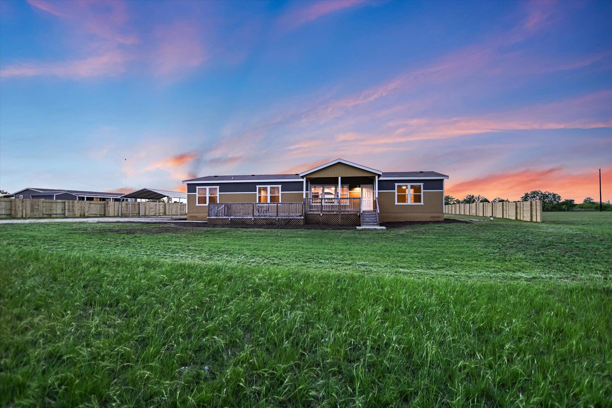 202 Lazy River LN — photo 4