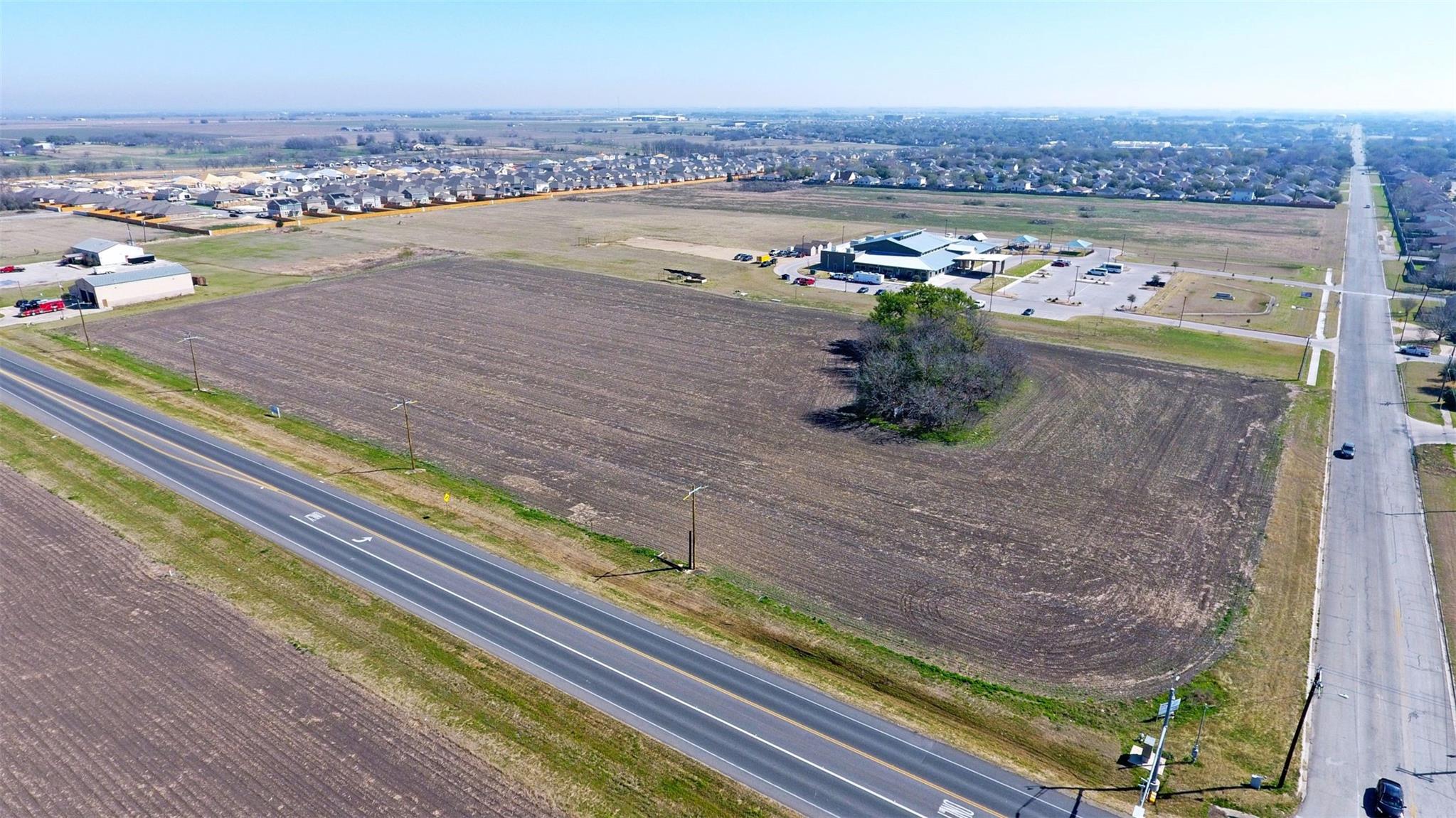 709 Carlos G Parker BLVD — photo 3