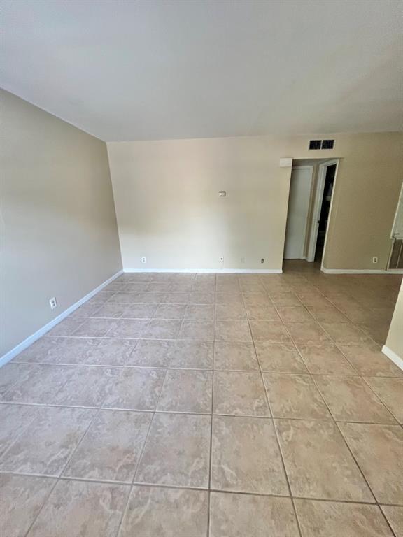 1601 ENFIELD RD #1 — photo 3