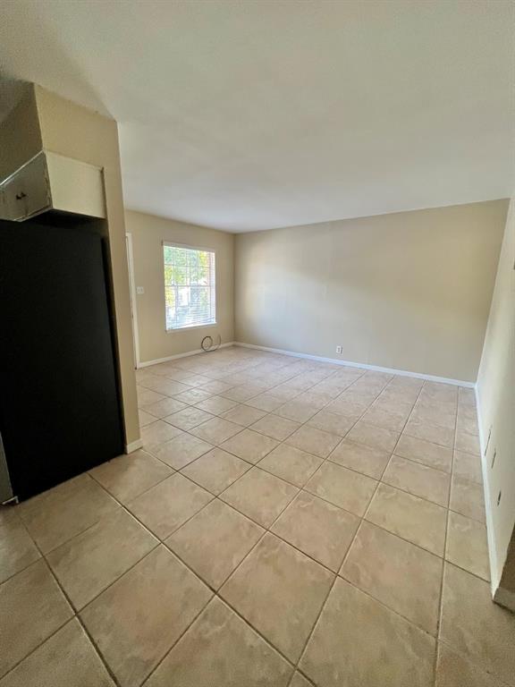 1601 ENFIELD RD #1 — photo 4