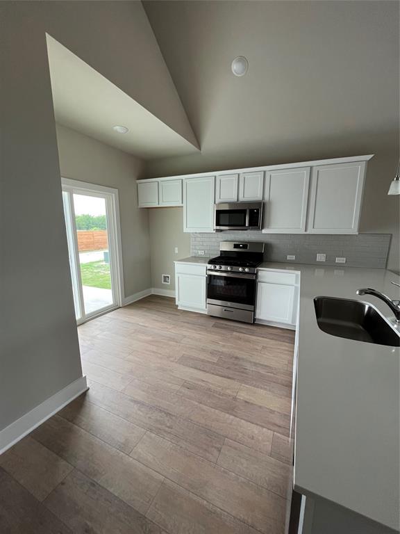 221 Pinnacle LN — photo 4