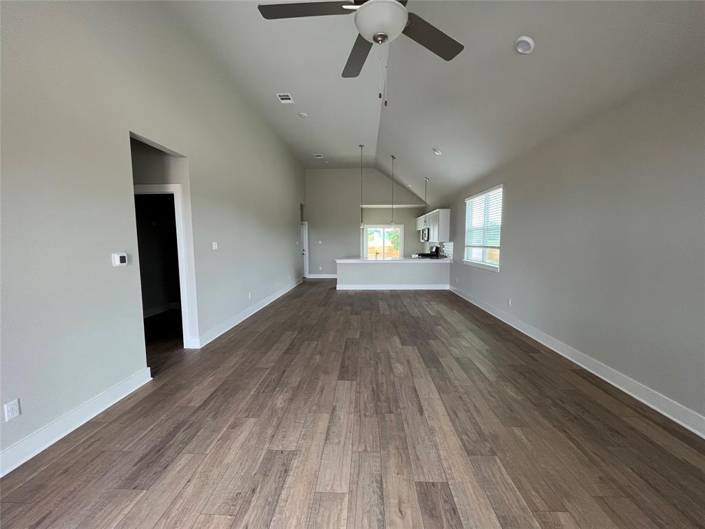 221 Pinnacle LN — photo 3