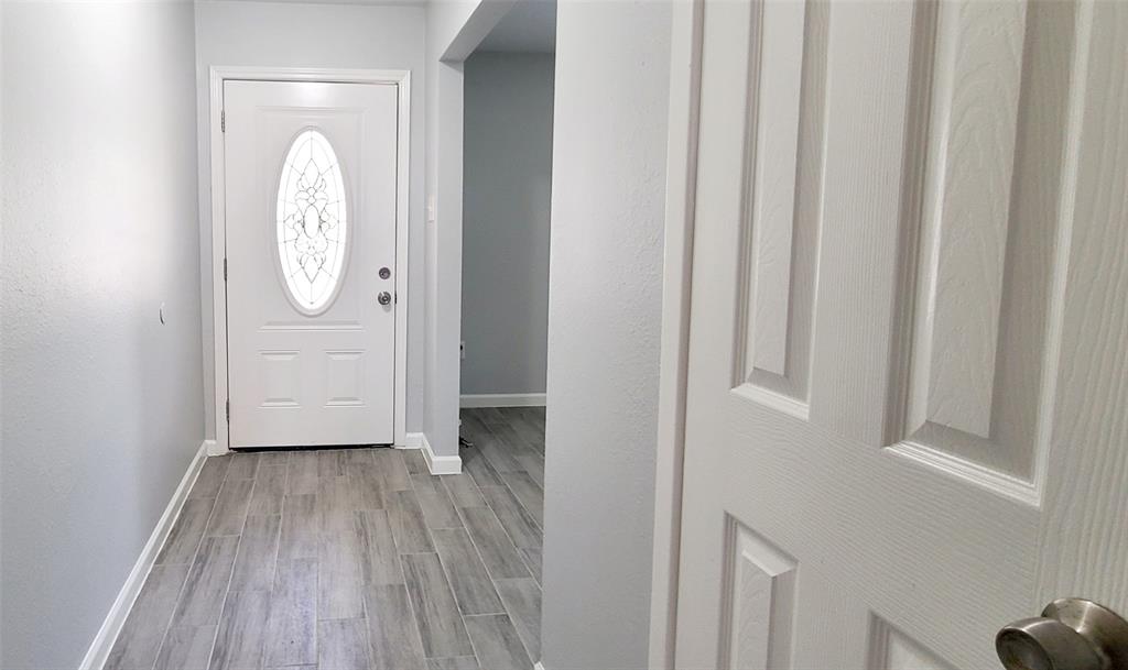 302 Tiegs ST — photo 4