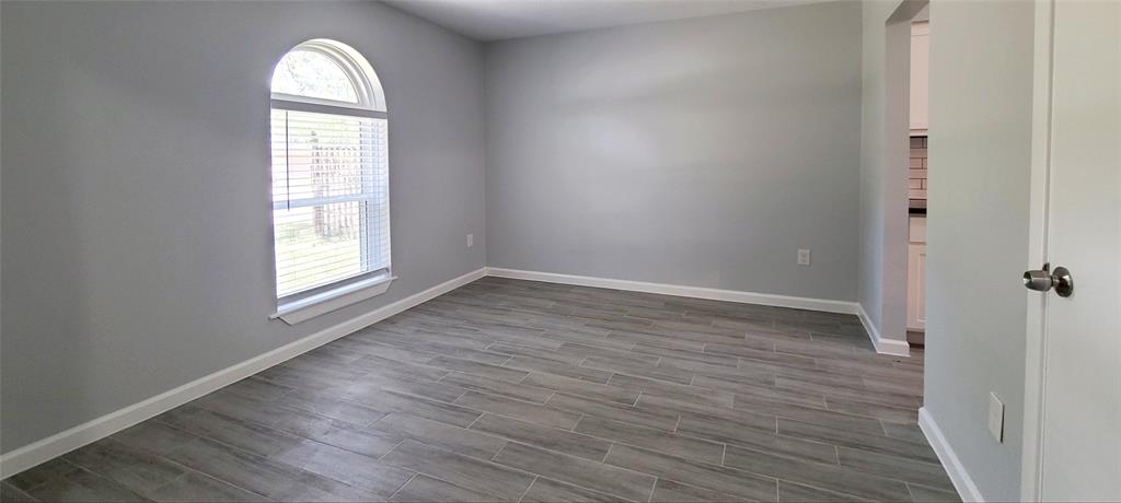 302 Tiegs ST — photo 5
