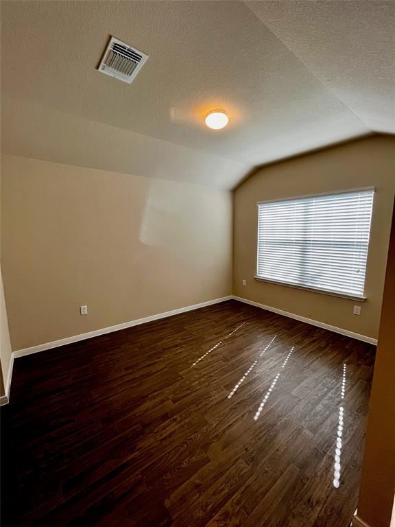 19521 Great Falls DR — photo 3