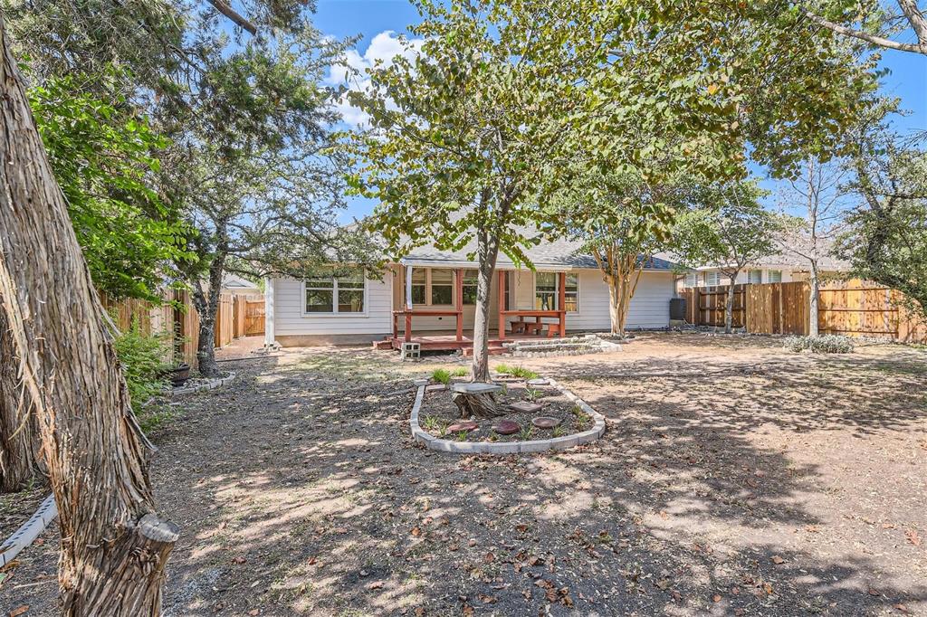 351 Canterbury DR — photo 4