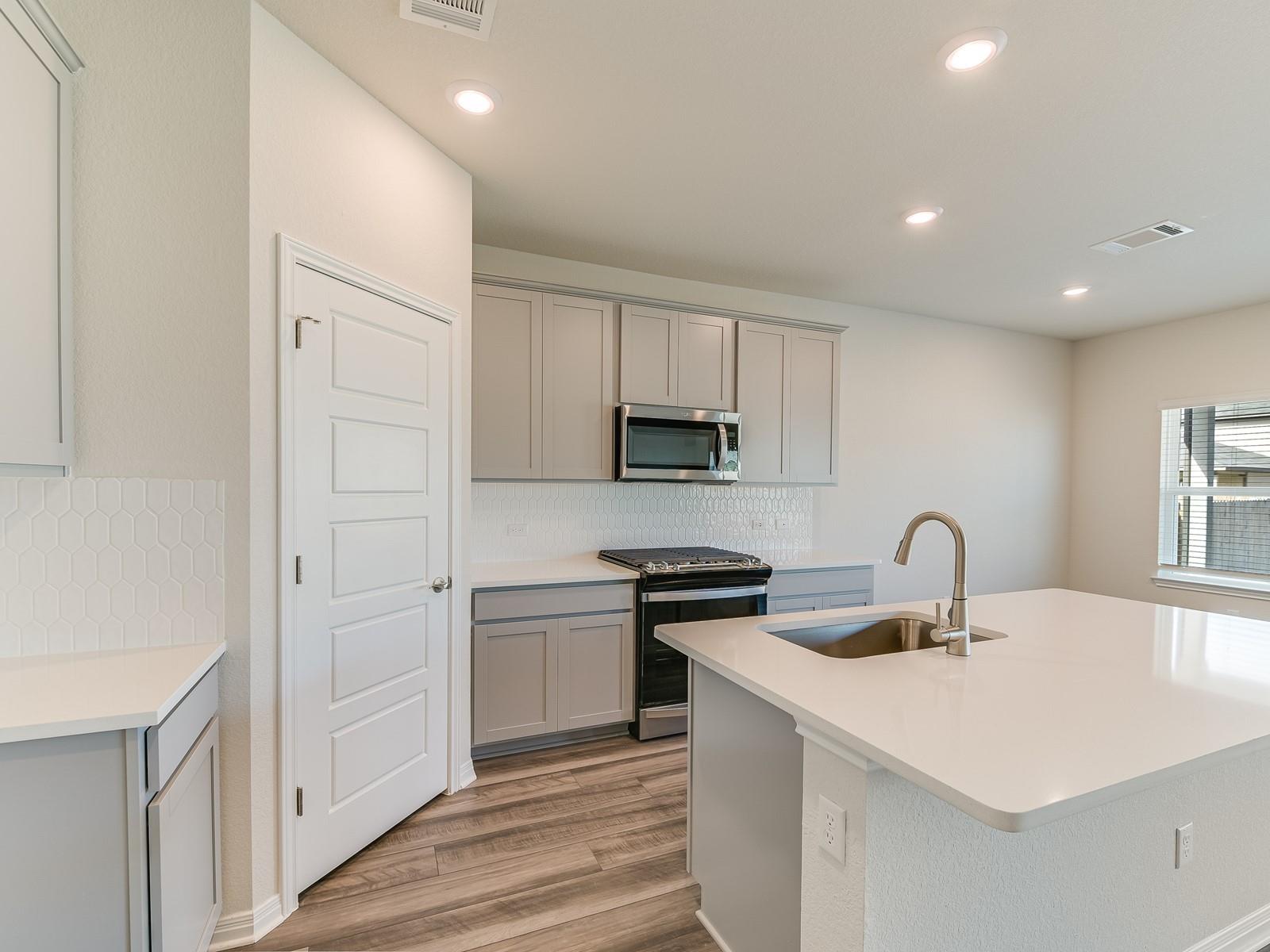 631 Wild Spur LN — photo 5