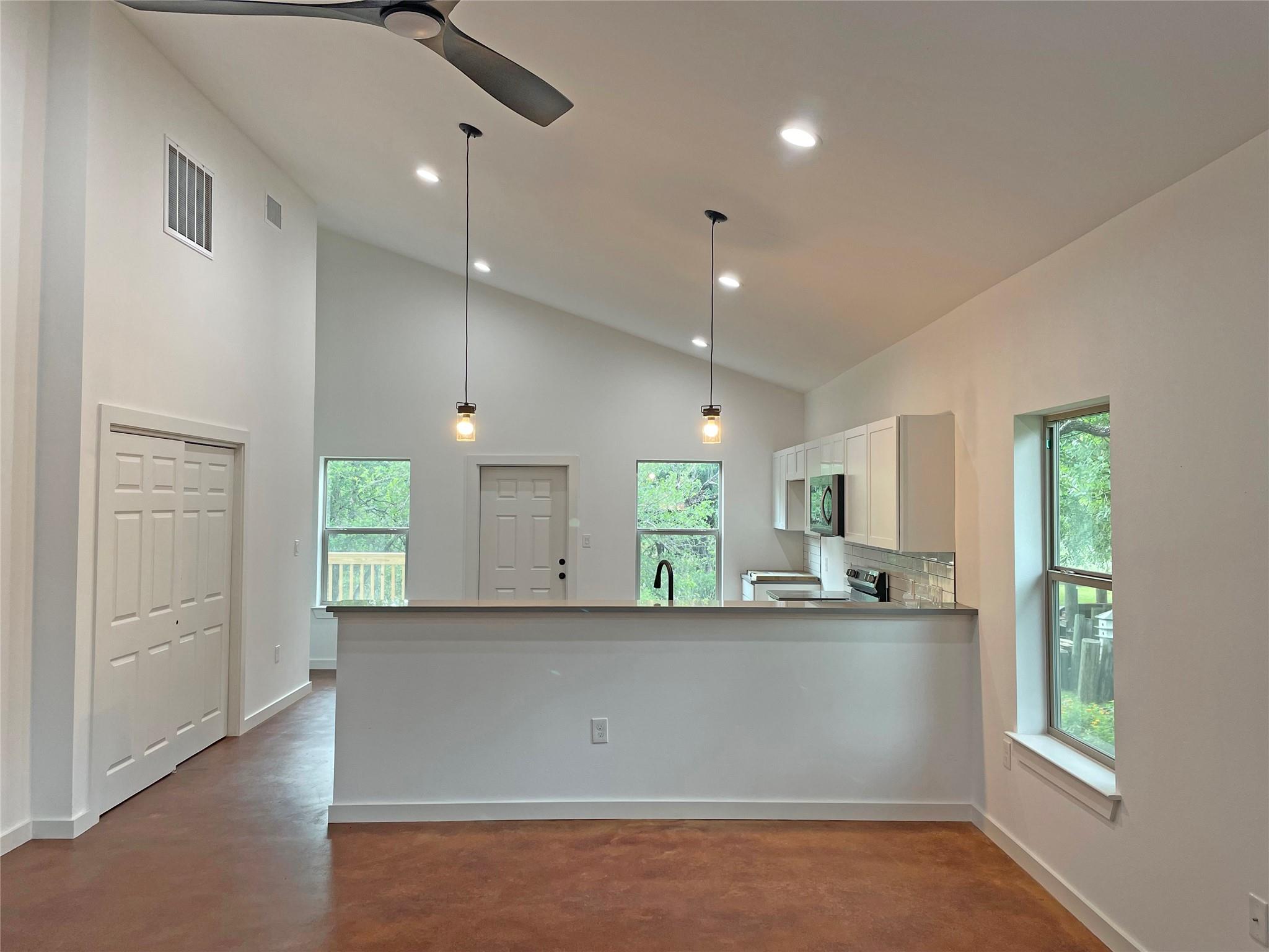 829 Pine LN — photo 5