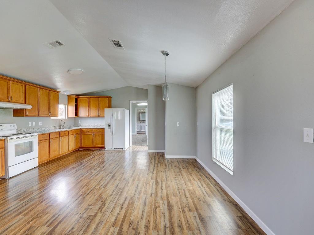599 Rocky Ridge LN — photo 5