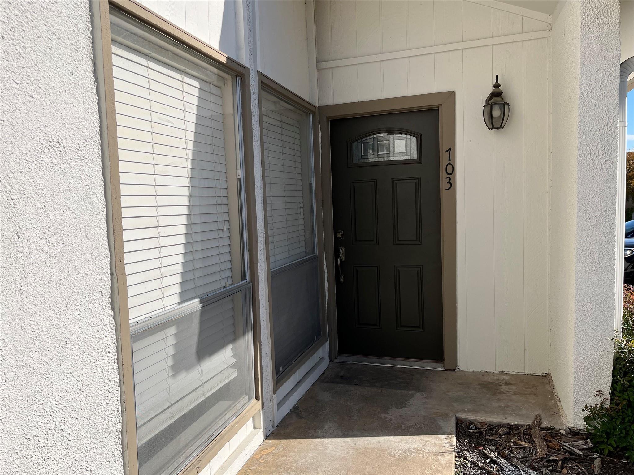 6910 Hart LN #703 — photo 4