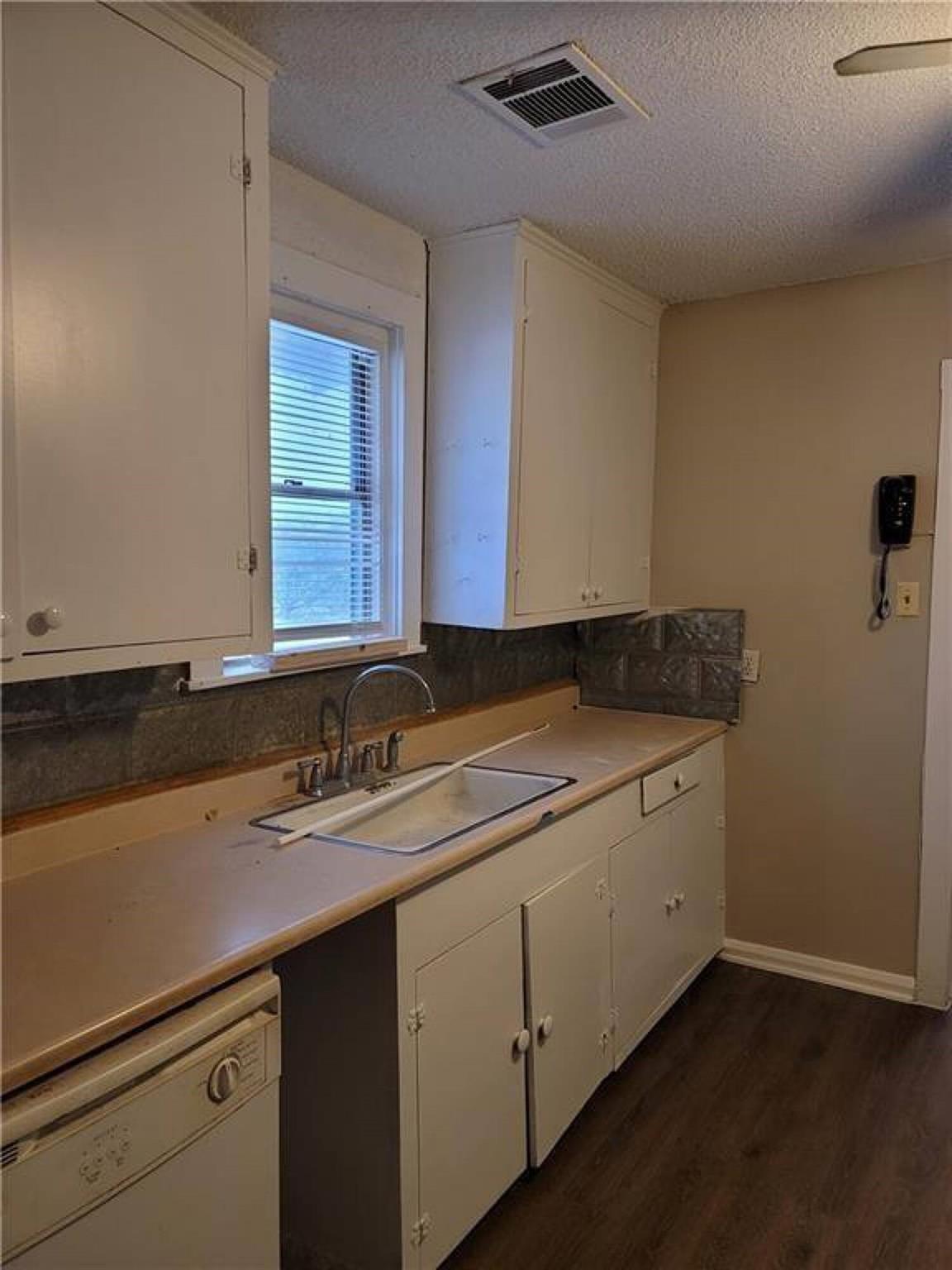 18501 Blake Manor RD — photo 5