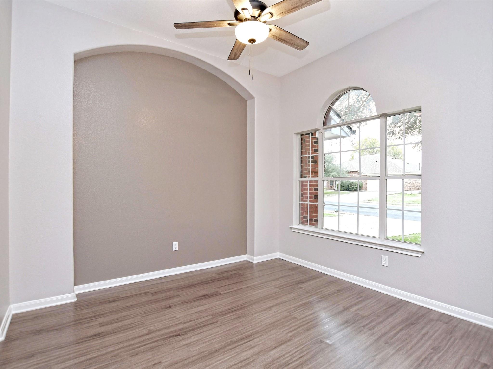 913 Old Wick Castle WAY — photo 3