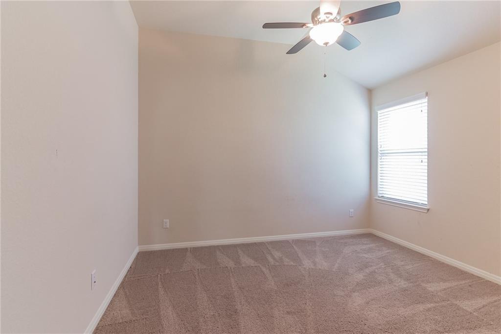 320 Lightcliff ST — photo 3