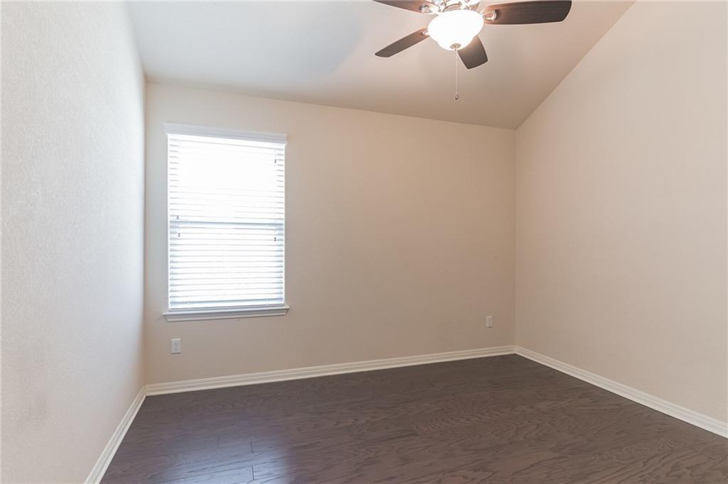320 Lightcliff ST — photo 5
