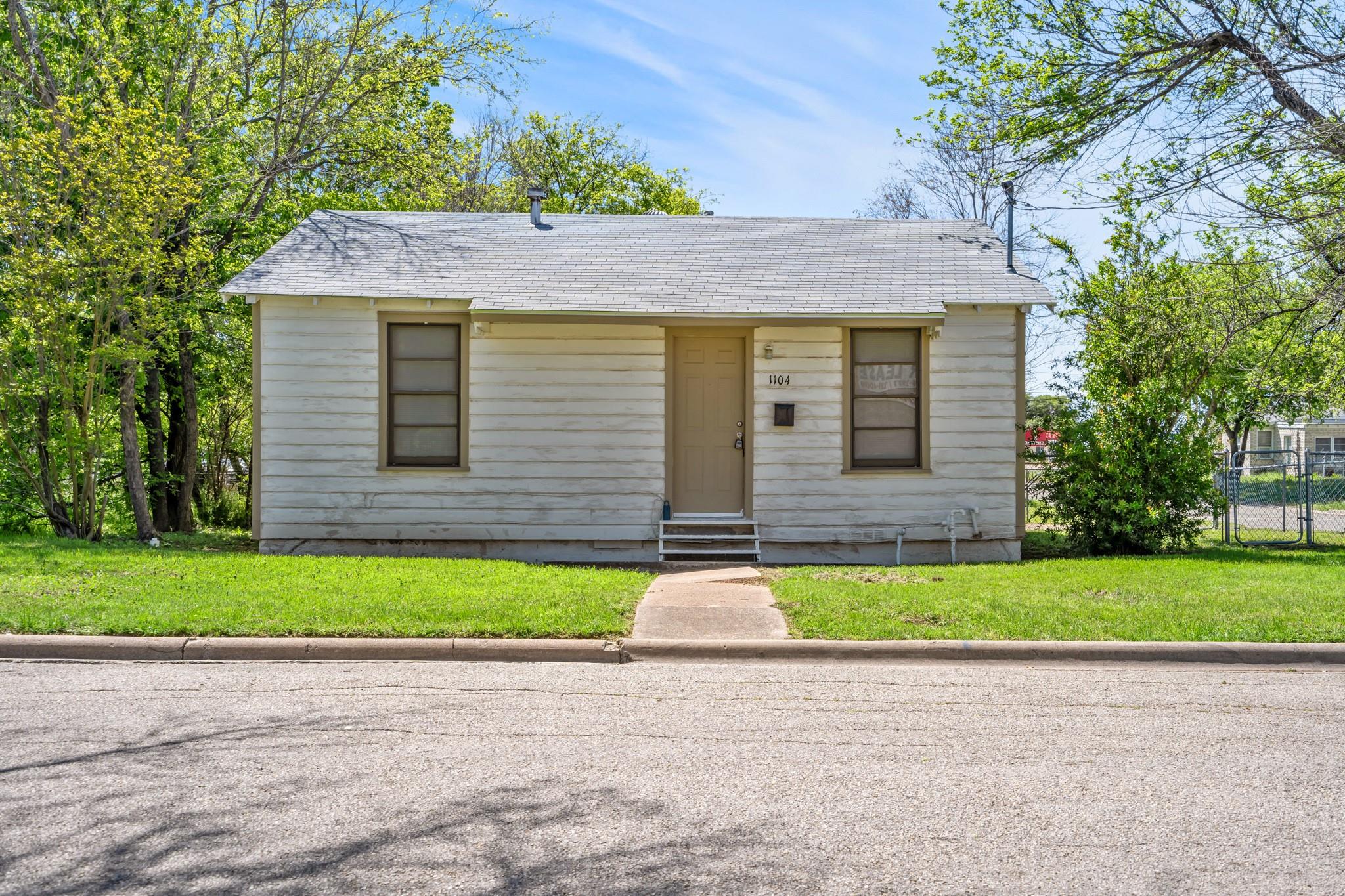 1104 York Ave