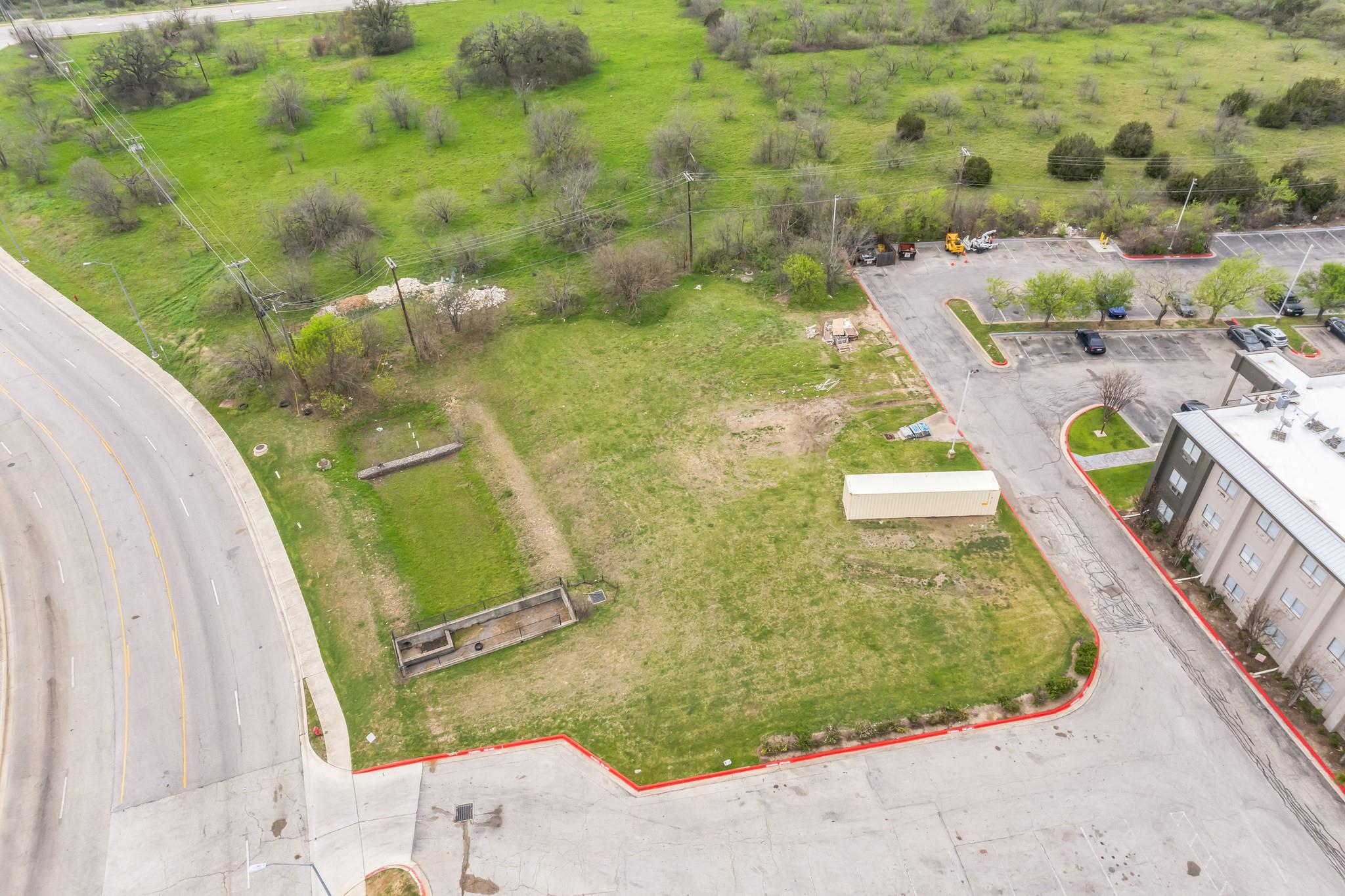 350 Chisholm PKWY — photo 3