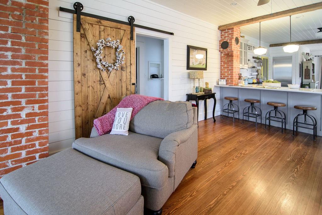113 Creek ST — photo 4