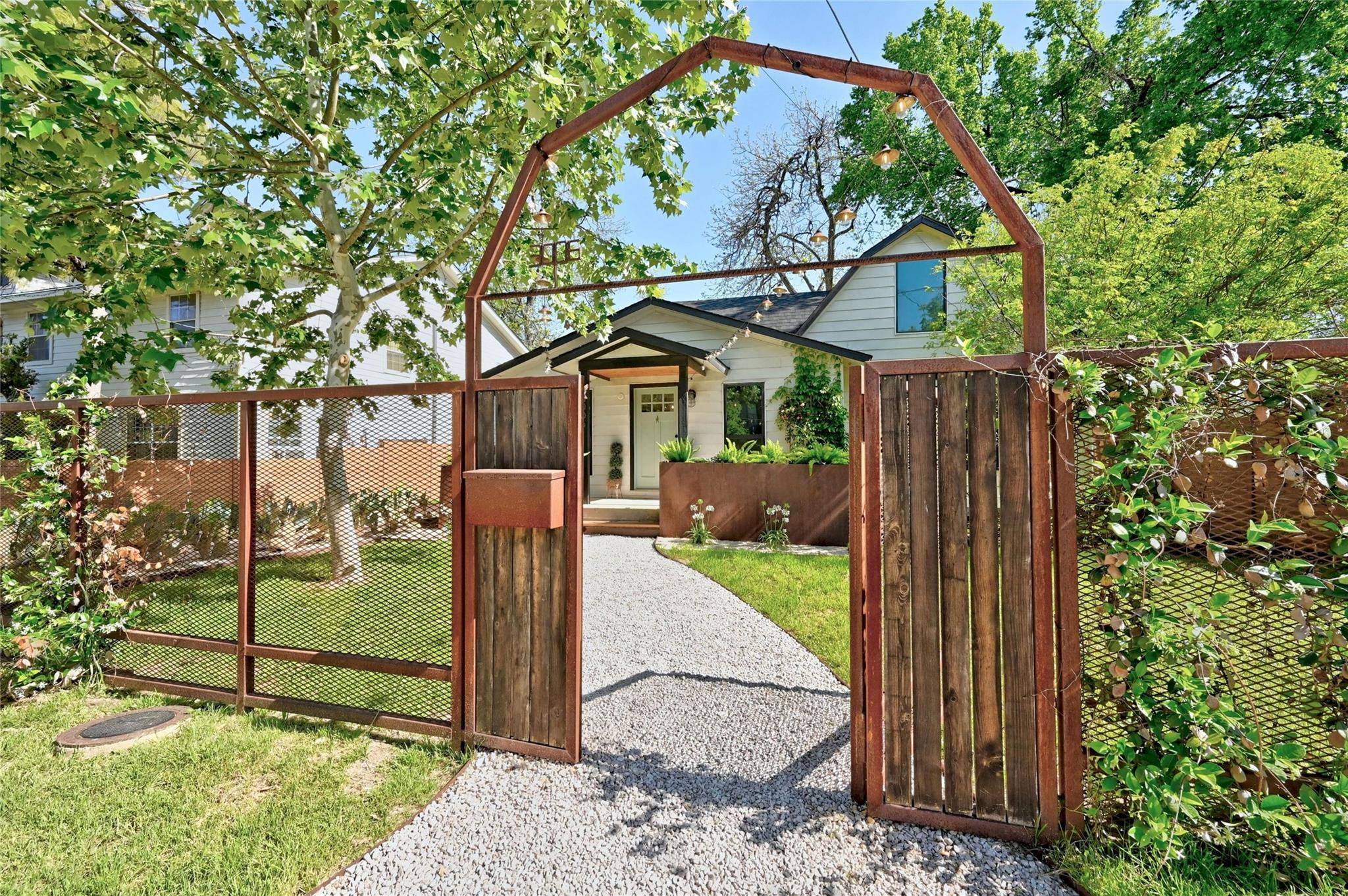 3006 Govalle Ave — photo 3
