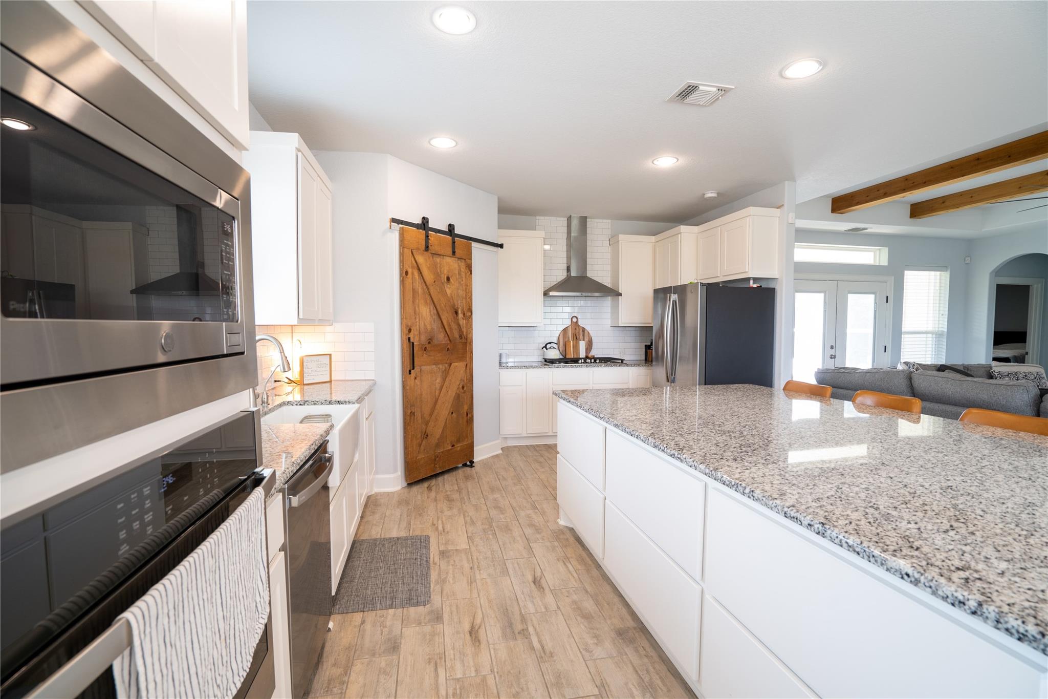 247 Summer Glen LN — photo 4