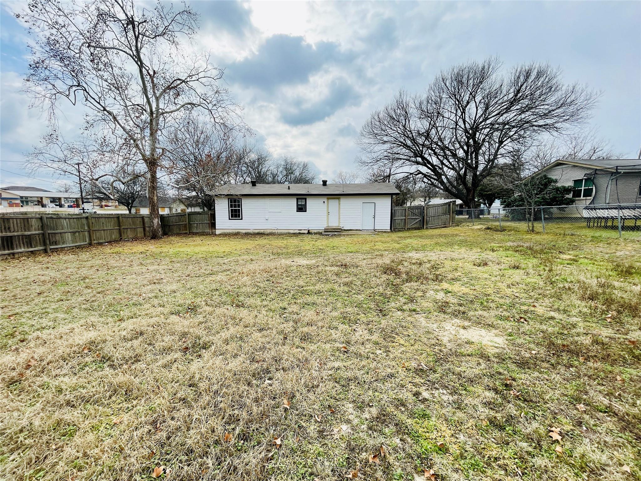 206 hill ST — photo 3