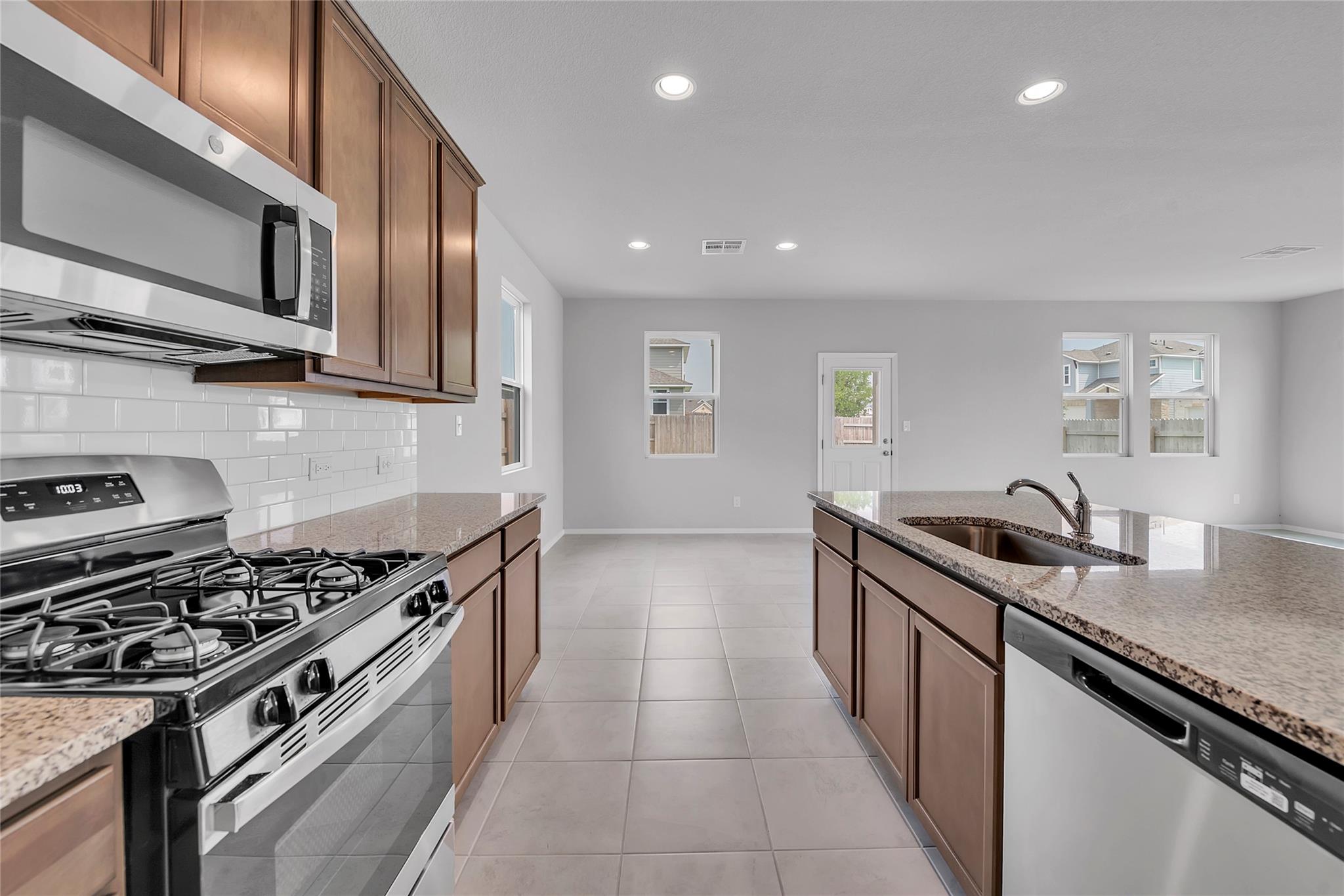 100 Bent Creek LN — photo 3