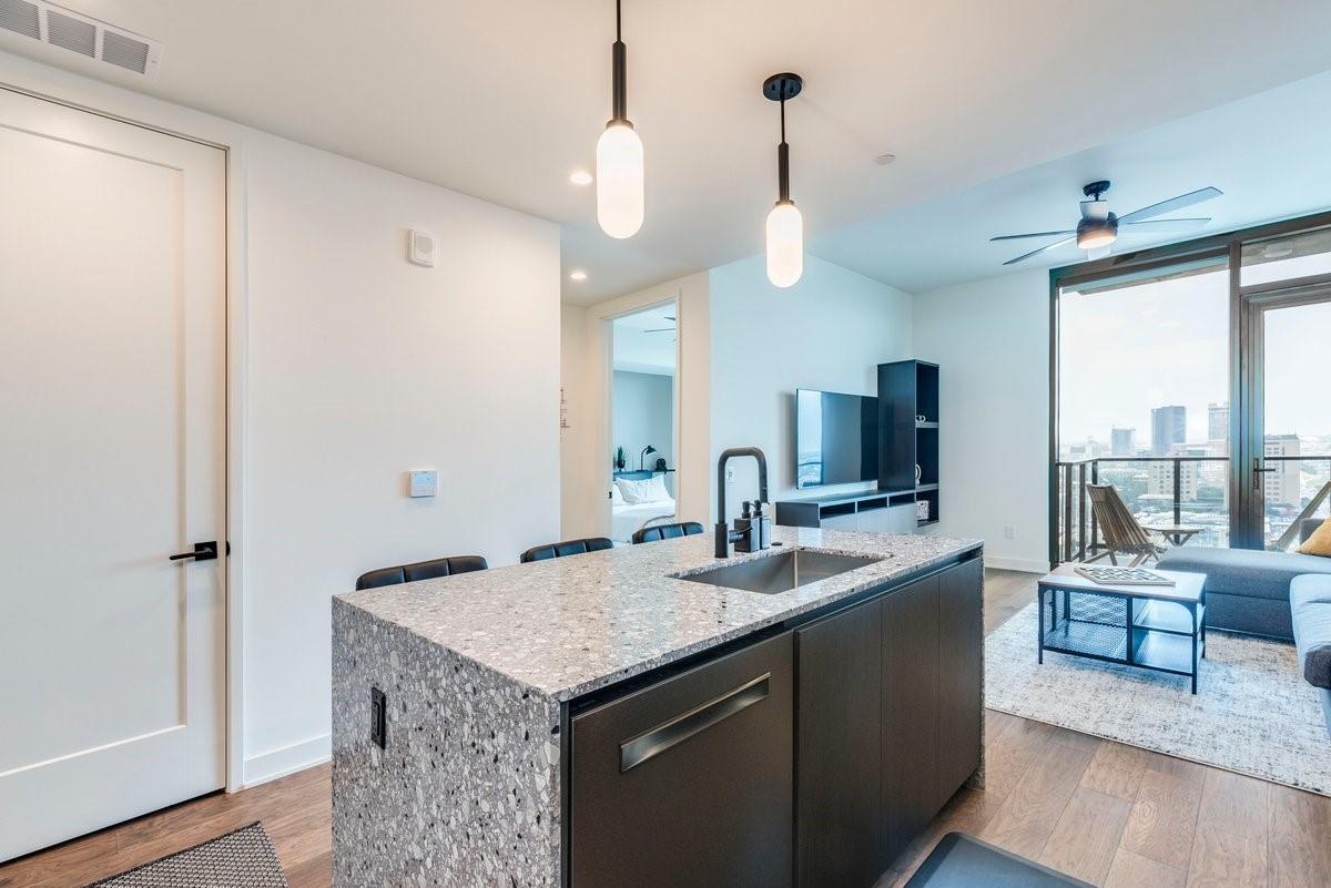 84 East Ave #1902 — photo 3