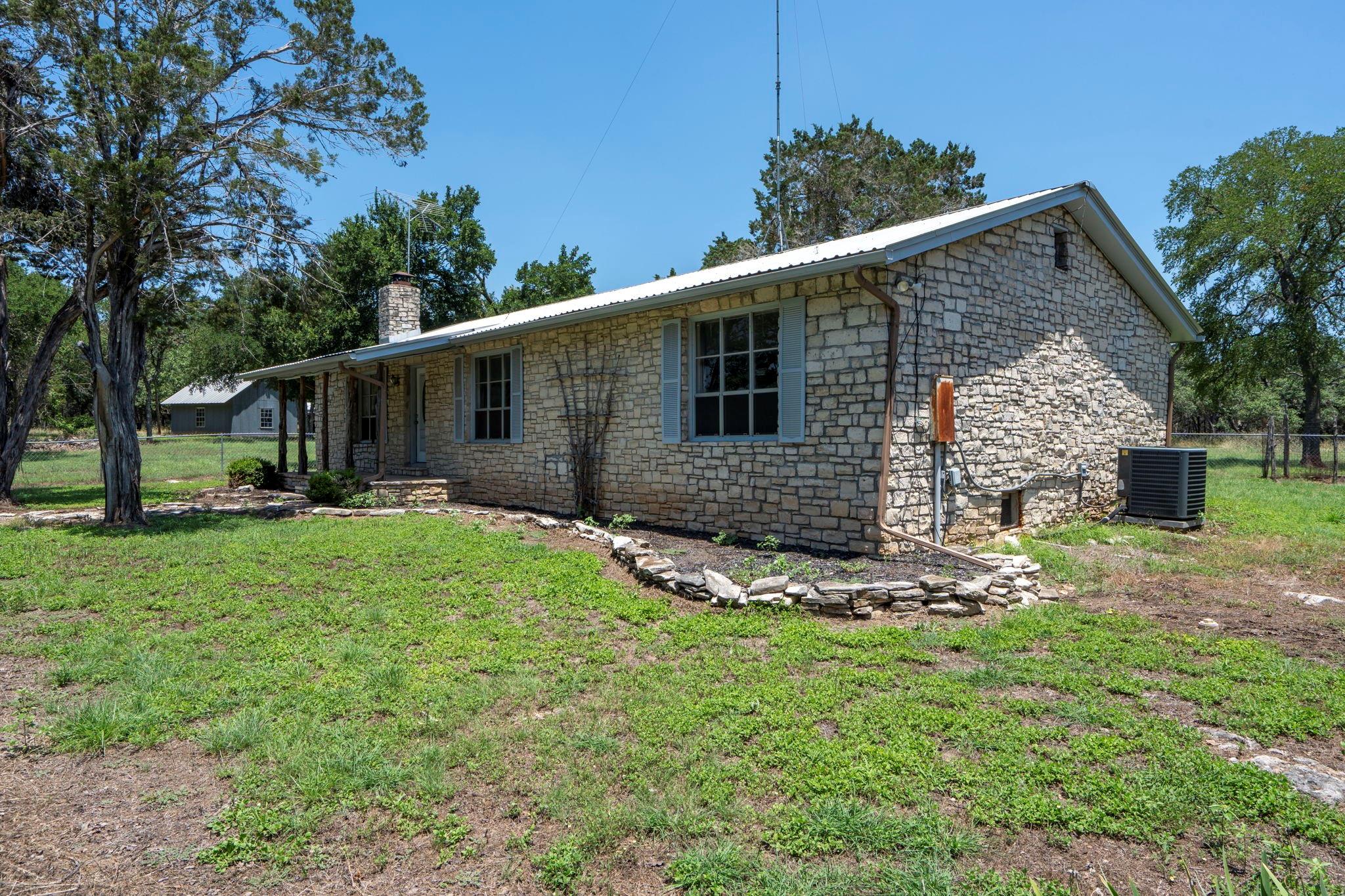 801 Billie Brooks LN