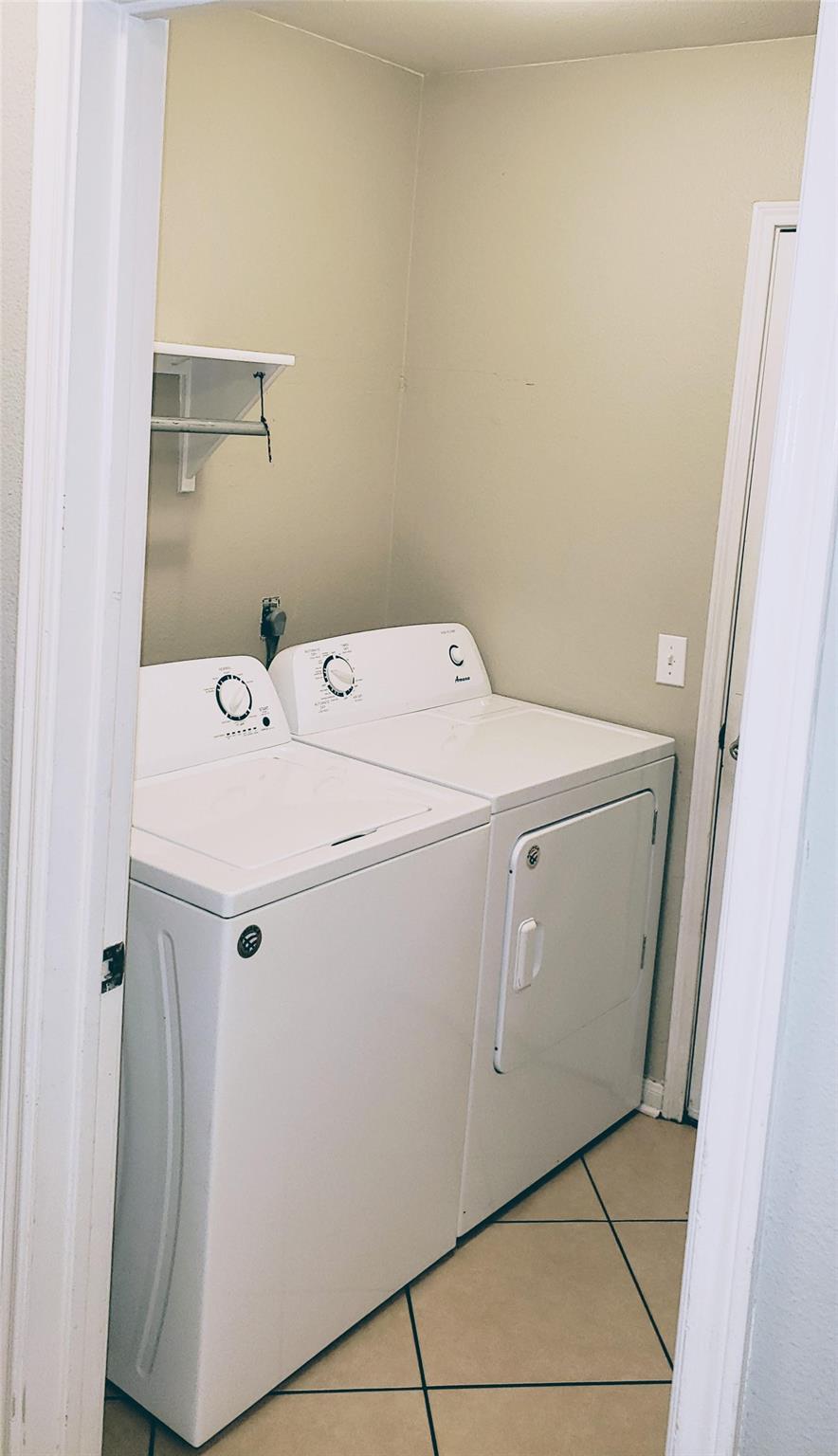 600 Clear Spring Ln — photo 4