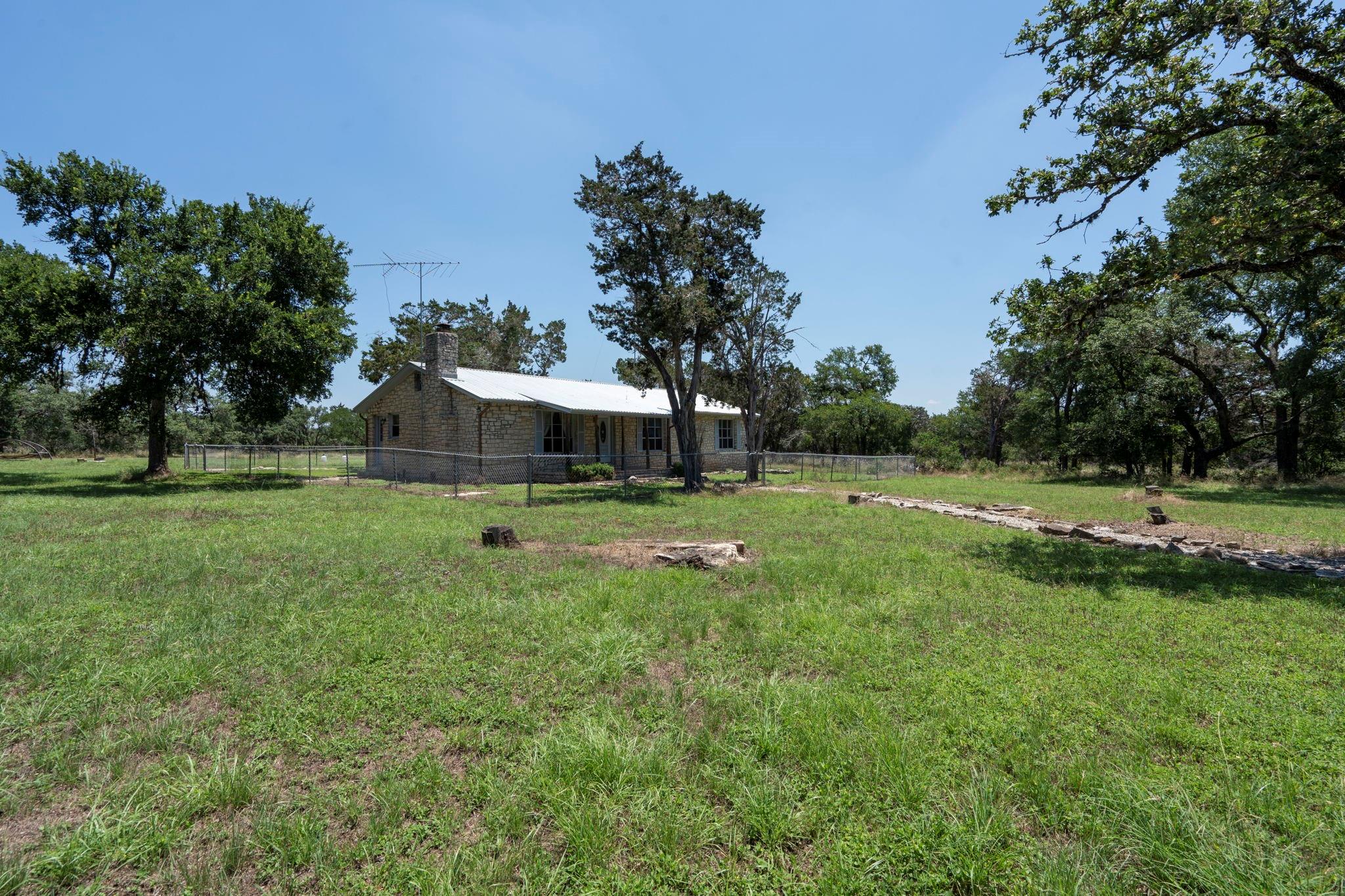 801 Billie Brooks LN — photo 3