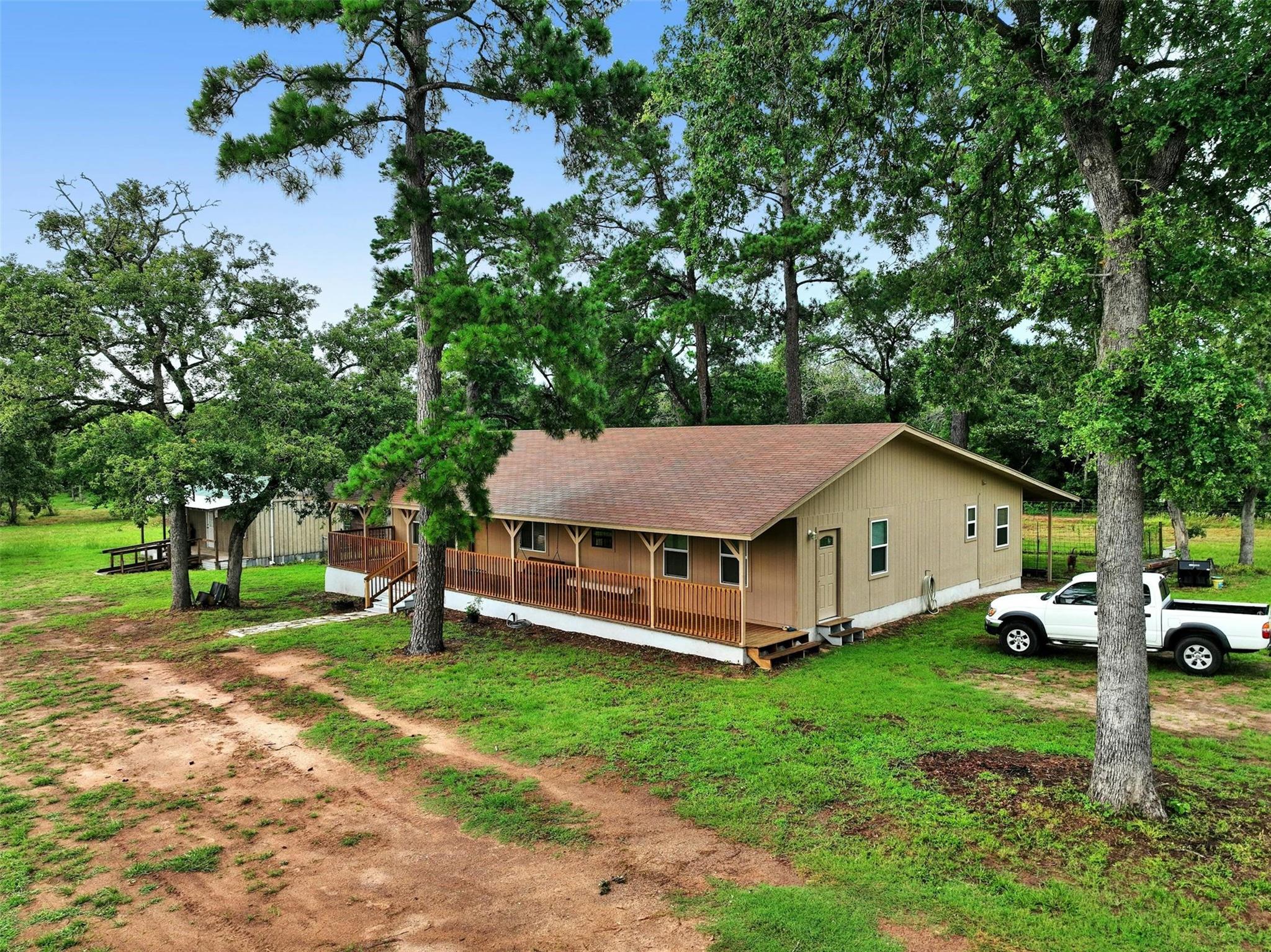 2169 Highway 304 — photo 3