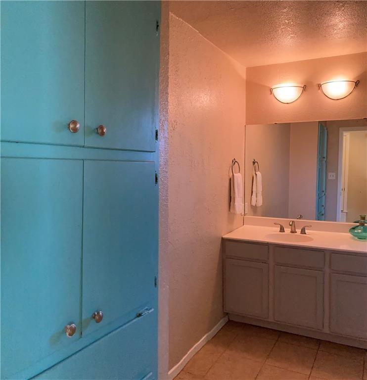 2205 Winchester DR — photo 4