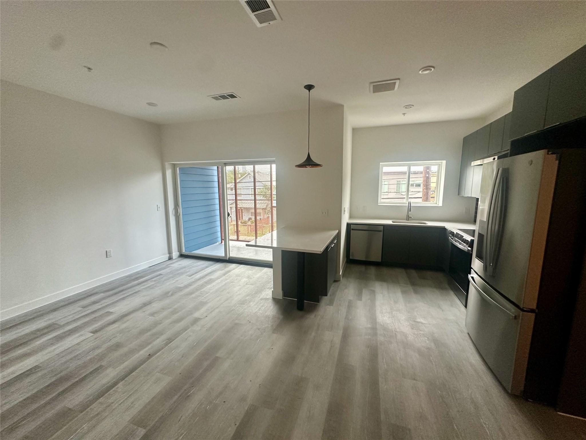 1309 Chicon ST #202 — photo 3