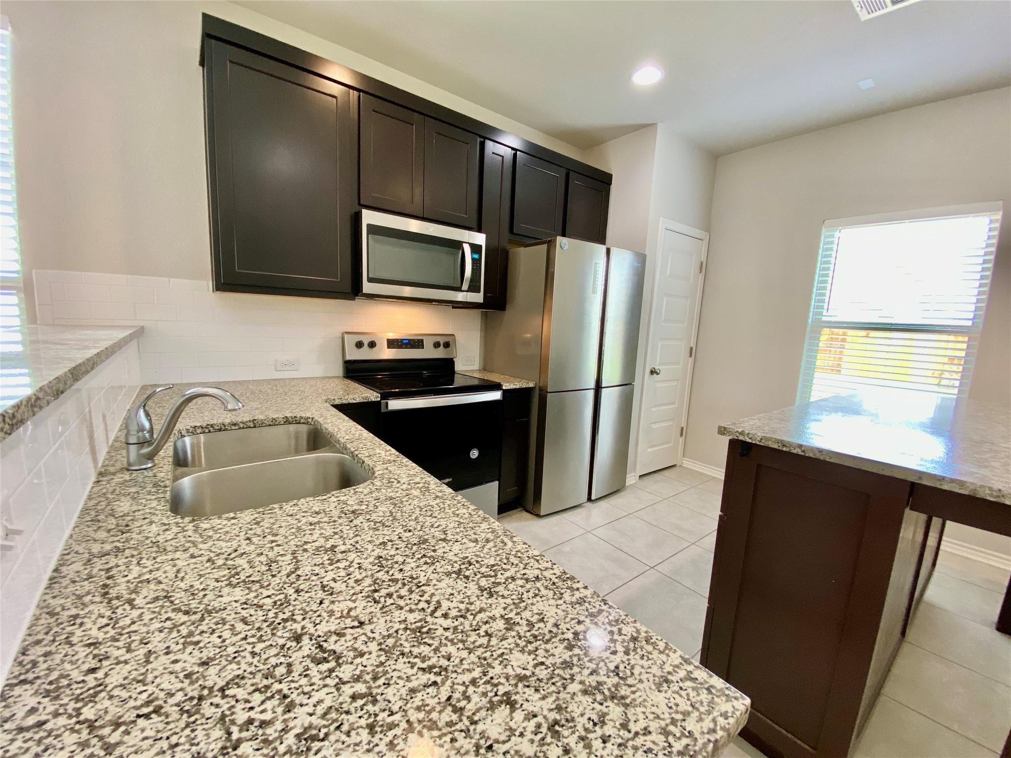 329 Trellis BLVD — photo 3