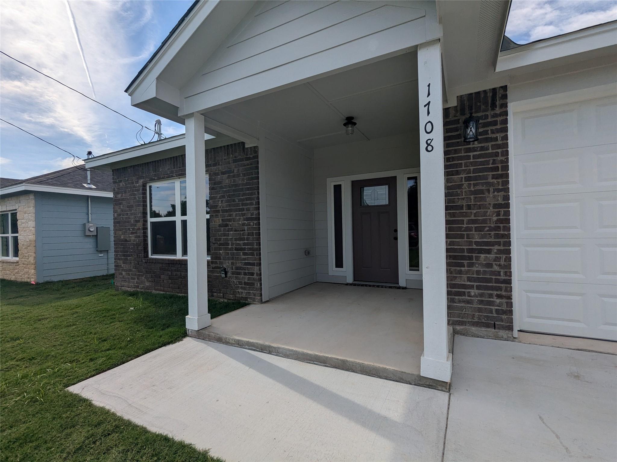 1708 Ave G — photo 3