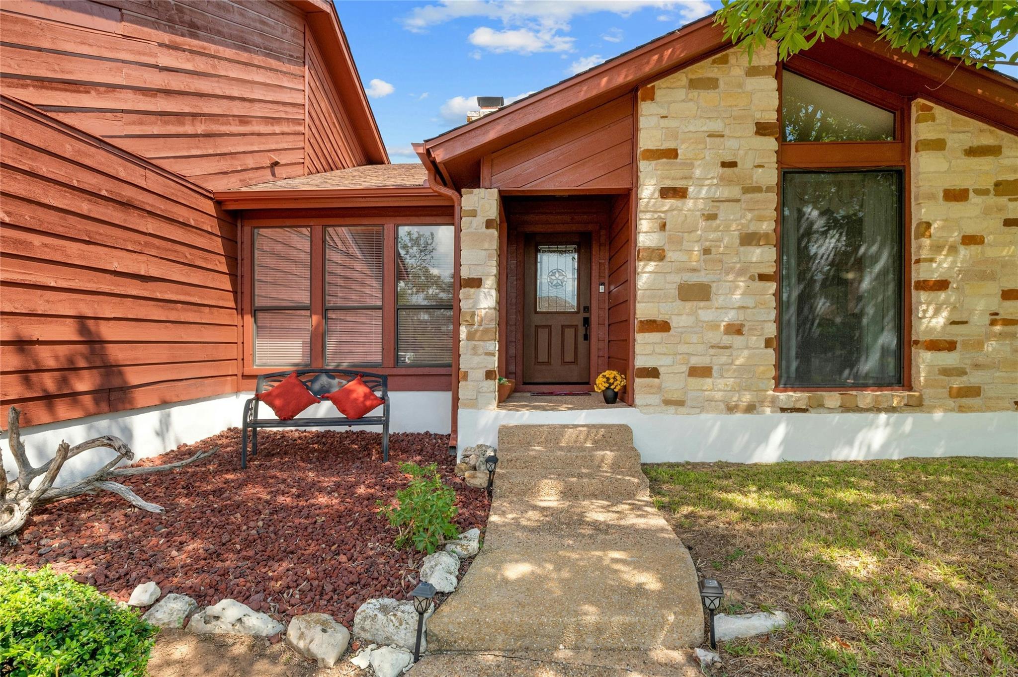 104 CAREFREE CIR — photo 4