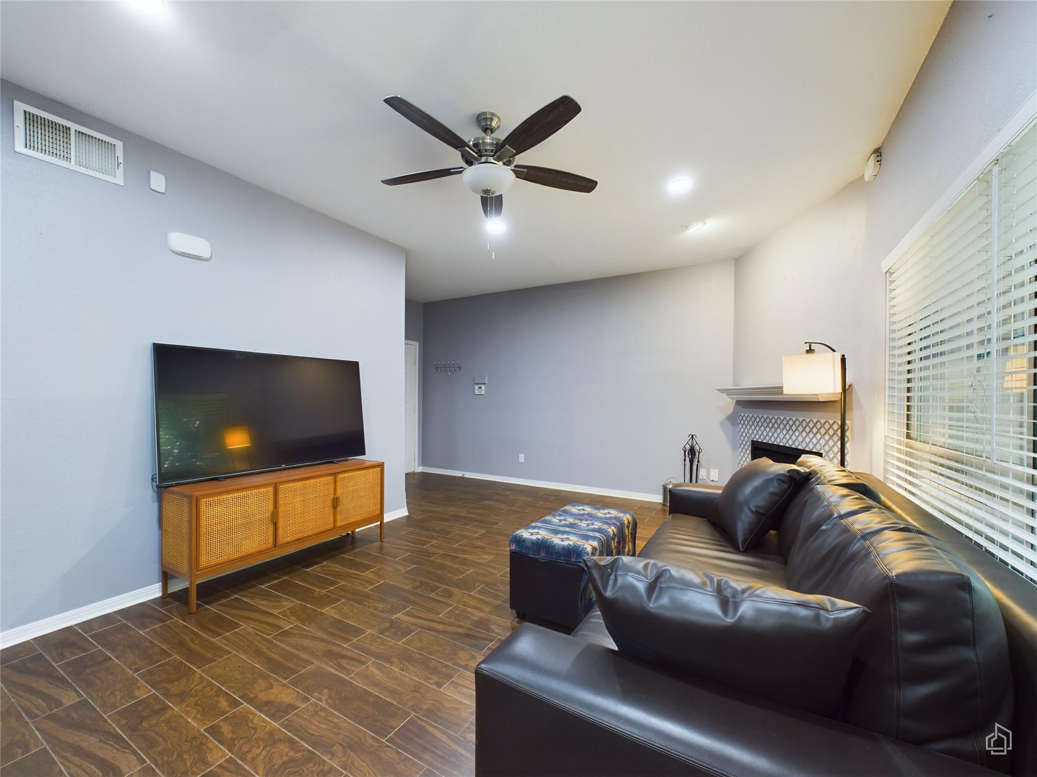 2450 Wickersham LN #501 — photo 4