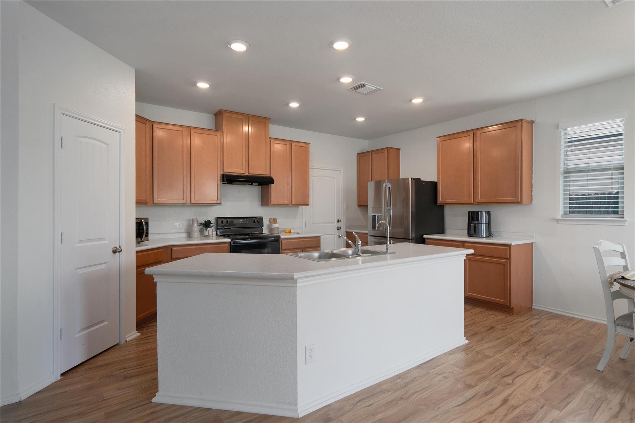 533 Bailey Park DR — photo 3
