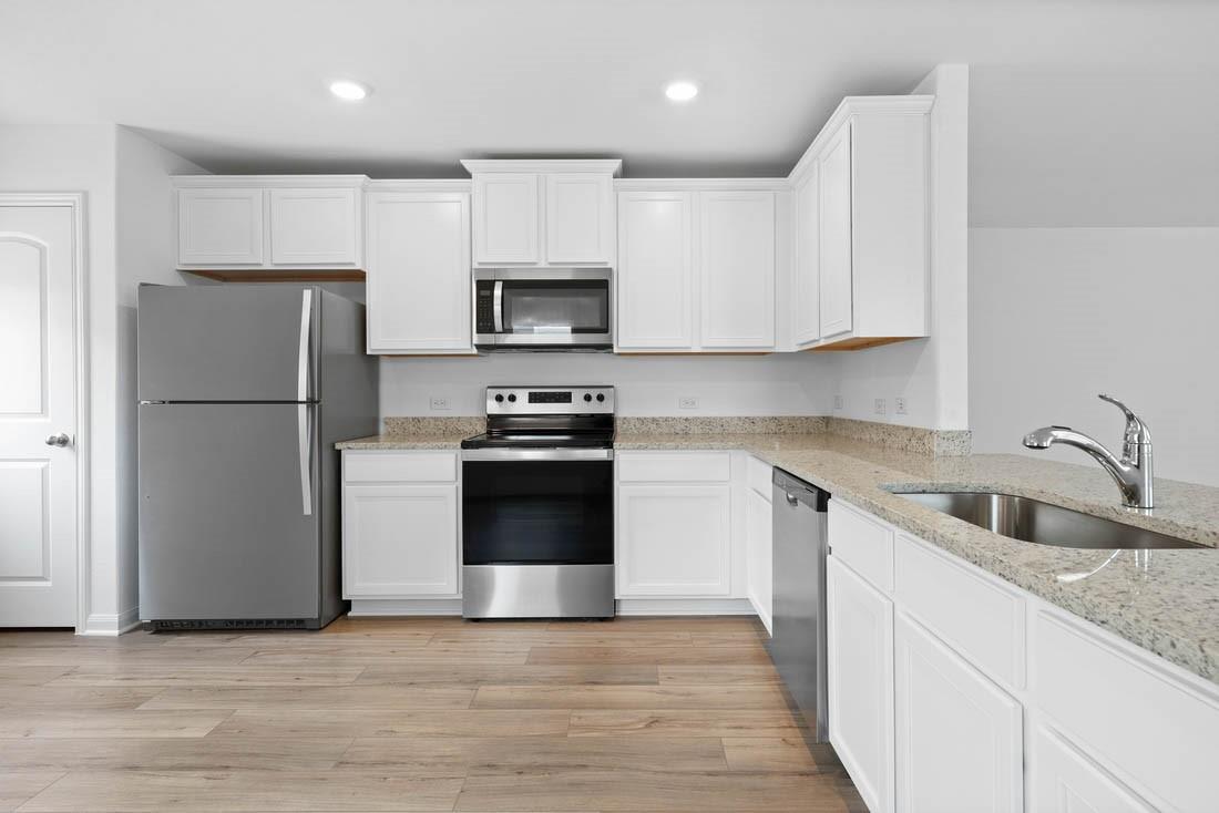 144 Morrison DR — photo 3
