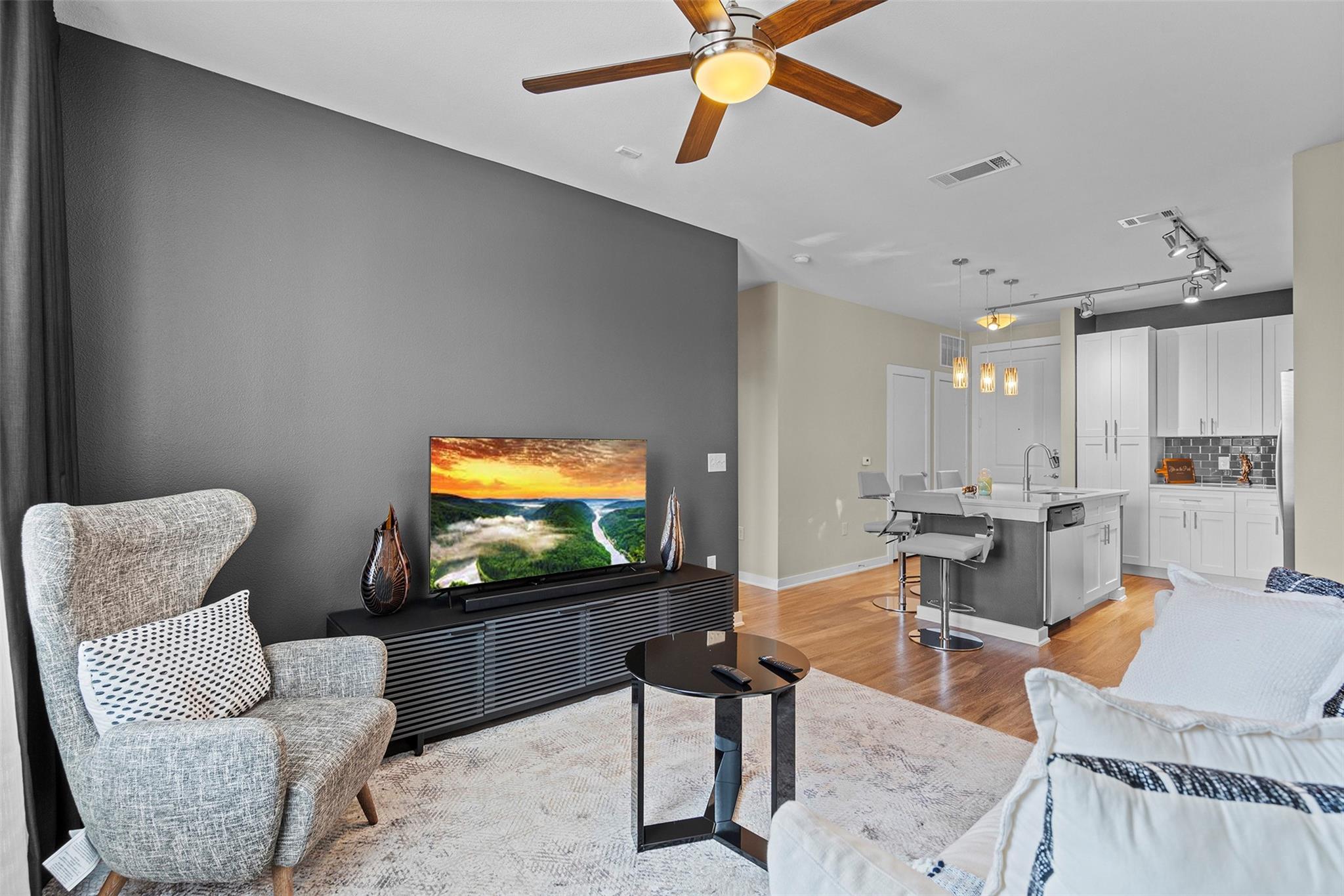 1900 Barton Springs RD #5027 — photo 4