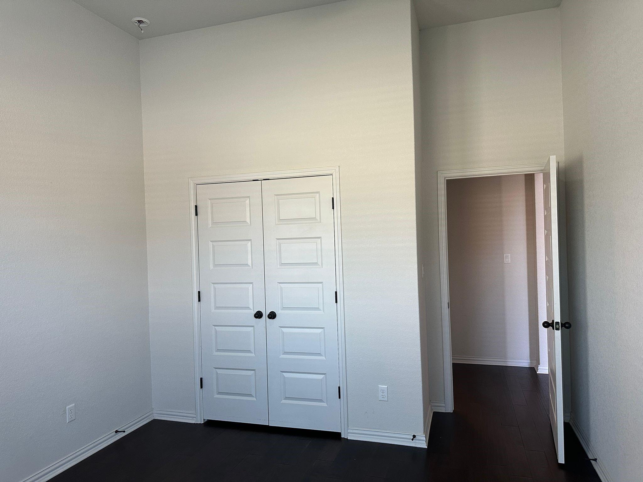 921 Del Raphael DR — photo 3