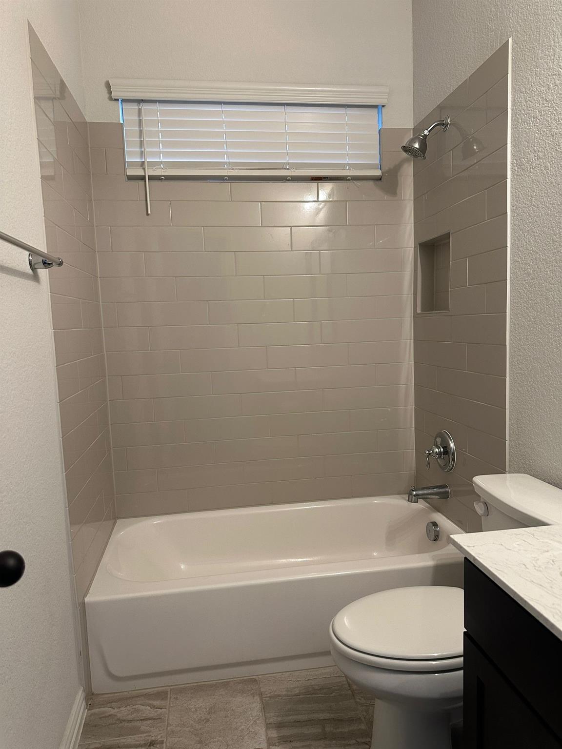 921 Del Raphael DR — photo 4