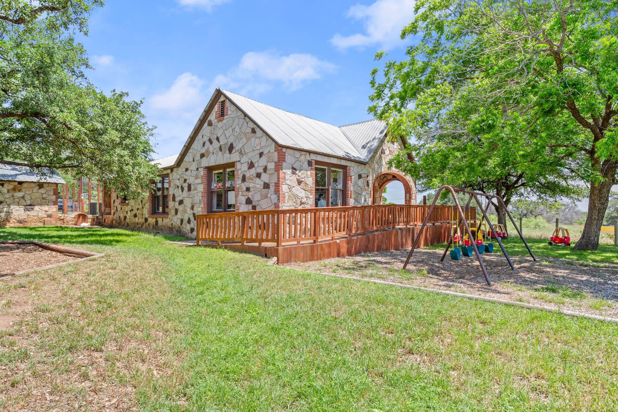 525 Pace Bend RD — photo 4
