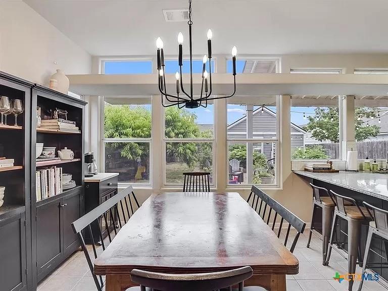305 Trestle Tree ST — photo 4