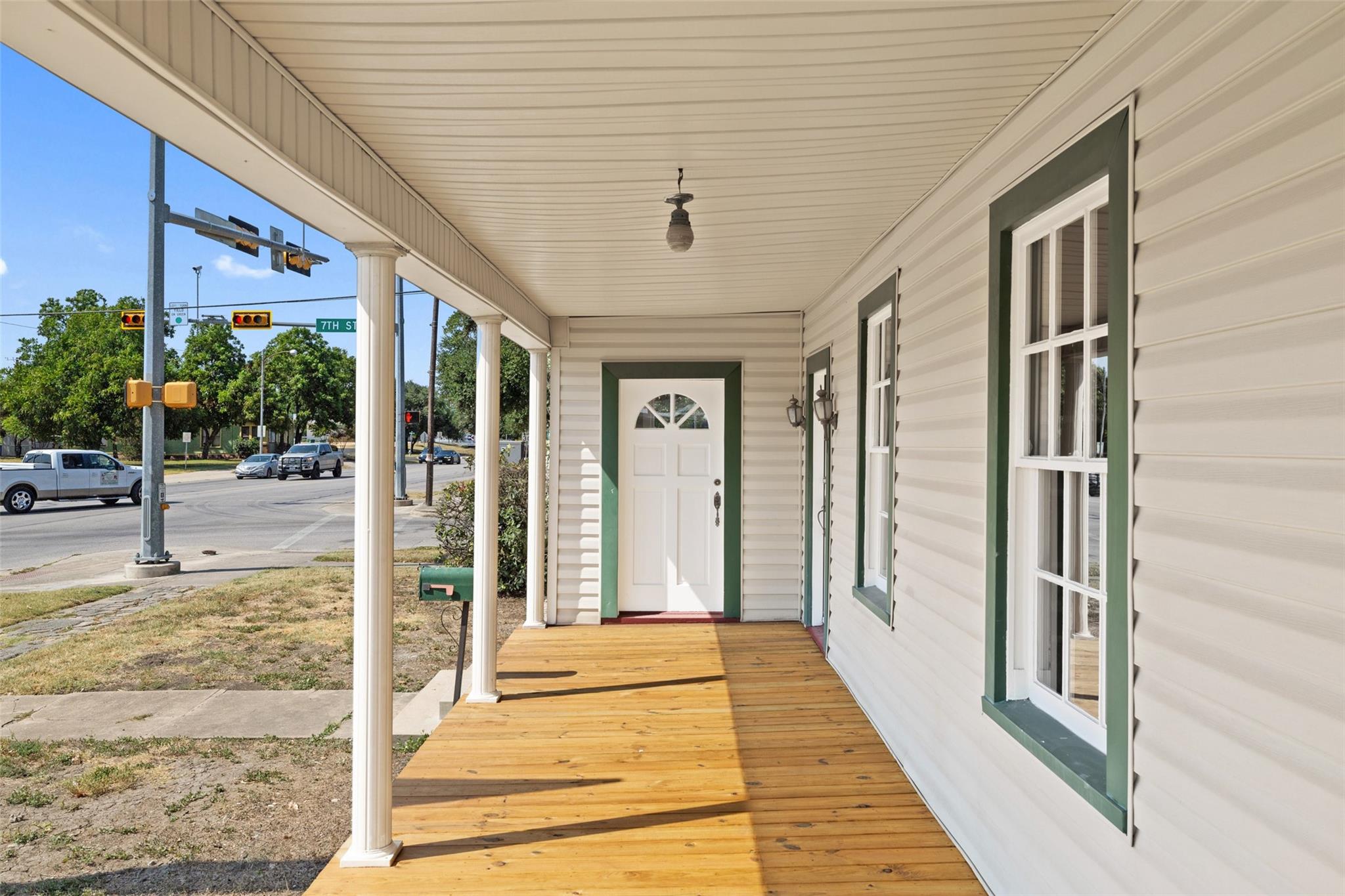 620 Main ST — photo 4