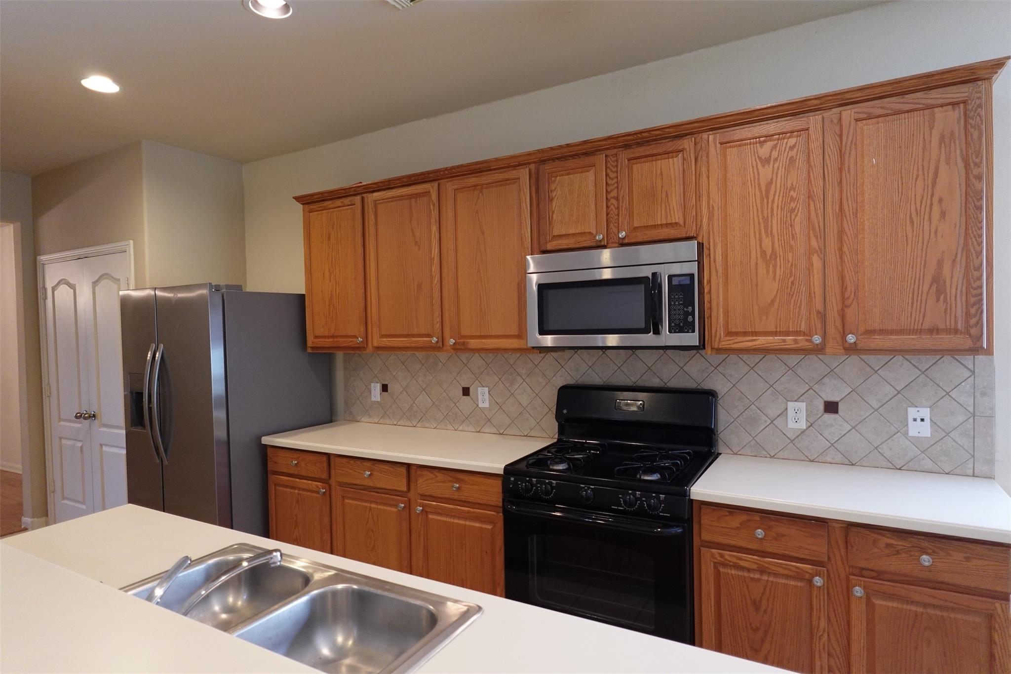 2112 Wayward Sun DR — photo 5