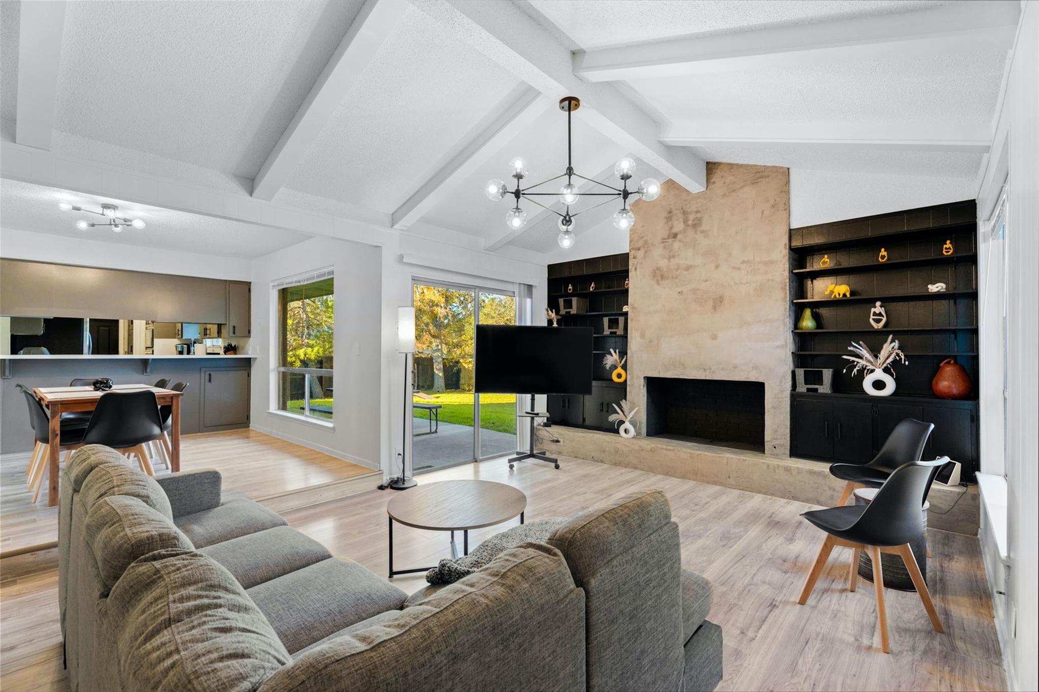 2504 Wildgrove DR — photo 3